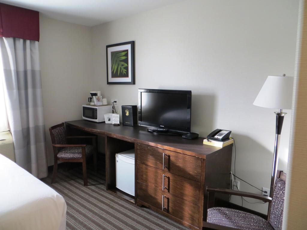 Super 8 By Wyndham Saskatoon Near Downtown Hotel Exterior foto