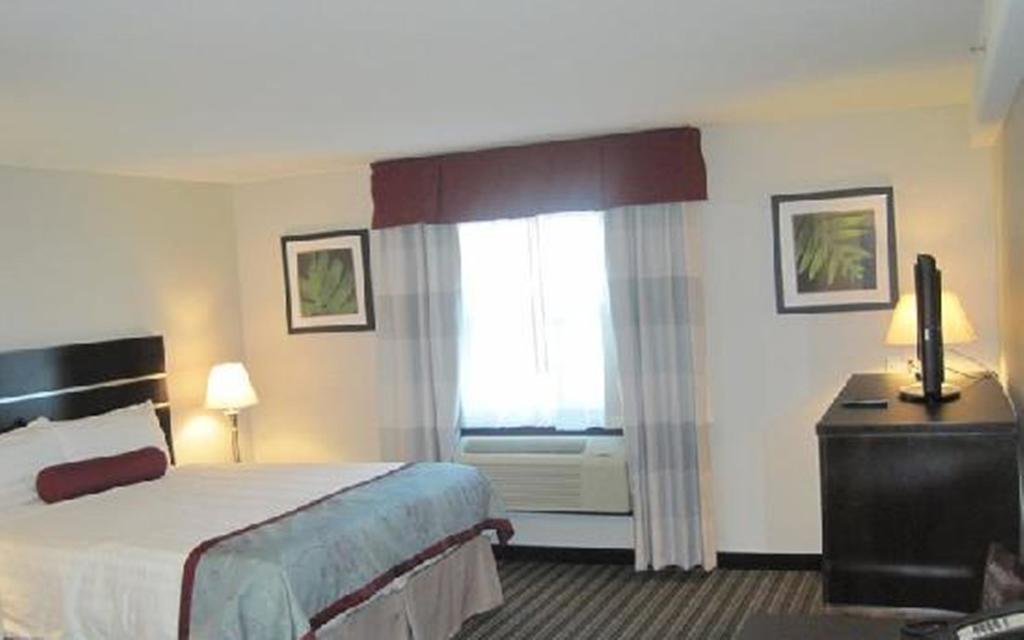 Super 8 By Wyndham Saskatoon Near Downtown Hotel Exterior foto